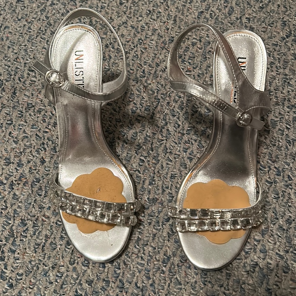 Unlisted Silver woman’s heels 8 1/2
